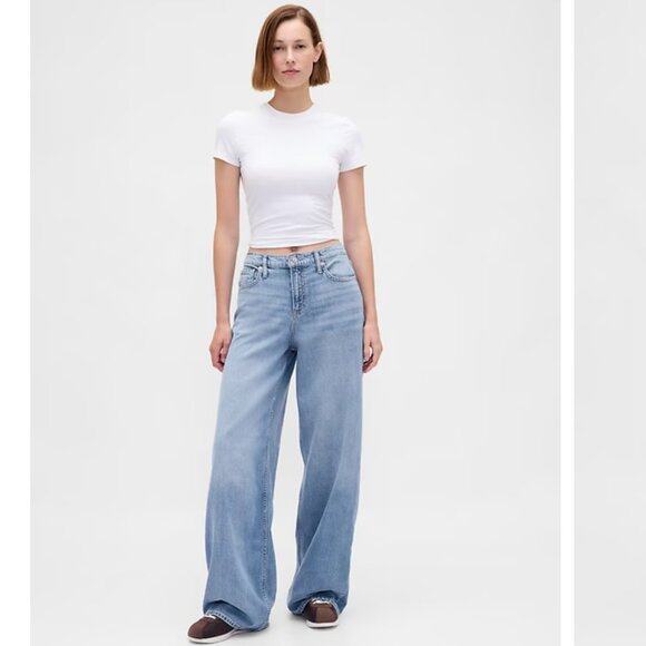 GAP Mid Rise UltraSoft Baggy Jeans Light indigo wash 27 Featherweight NWT - Picture 1 of 1